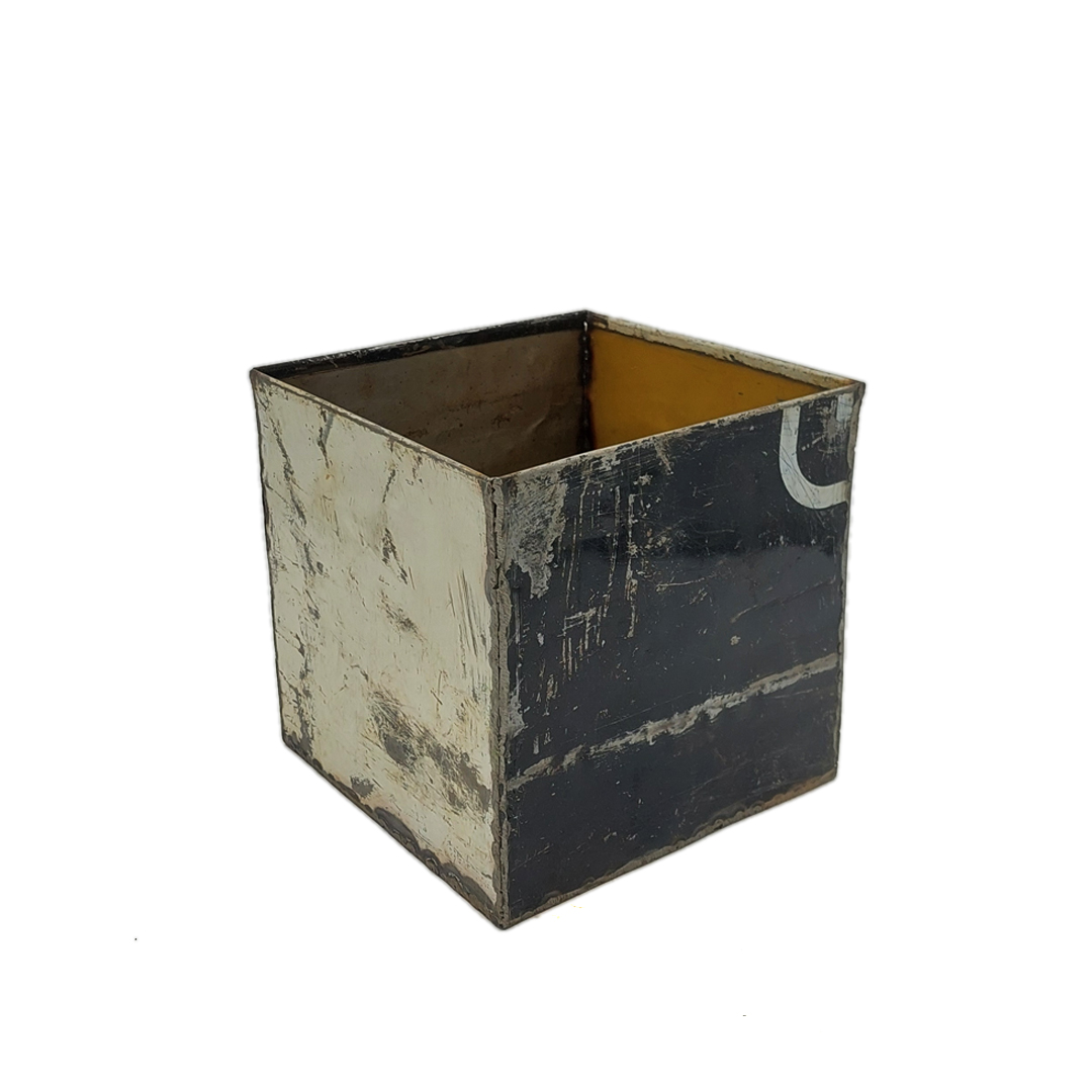 Blumentopf 20 x 20 cm aus recycelten Ölfässern Made in Burkina Faso
