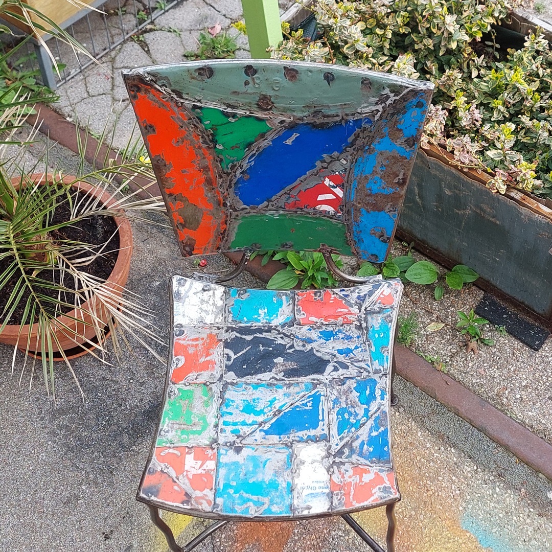 RECYCLING STUHL aus Burkina Faso